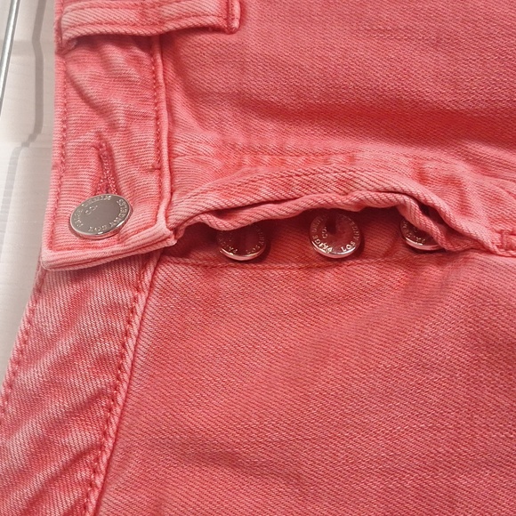 Paige Emmitt Relaxed Short Women 26 - Picture 7 of 8